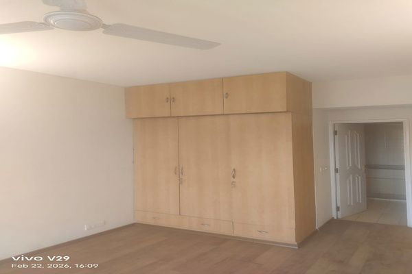 4 BHK for rent in Sector 53, Gurugram — semi-furnished — 2774 sq.ft — DLF Westend Heights