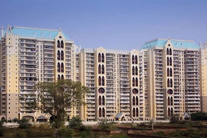 4 BHK for rent in Sector 53, Gurugram — semi-furnished — 2610 sq.ft — DLF Westend Heights
