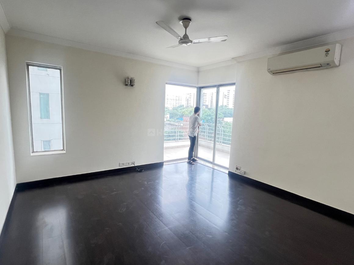 4 BHK for rent in Sector 53, Gurugram — semi-furnished — 2610 sq.ft — DLF Westend Heights
