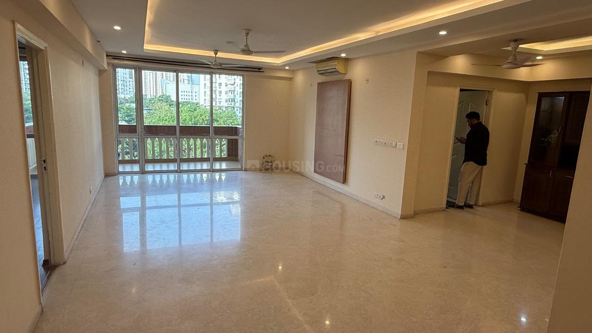 4 BHK for rent in Sector 53, Gurugram — 2810 sq.ft — DLF Westend Heights