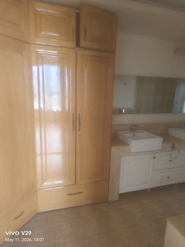 4 BHK for rent in Sector 54, Gurugram — semi-furnished — 2900 sq.ft — DLF The Belaire