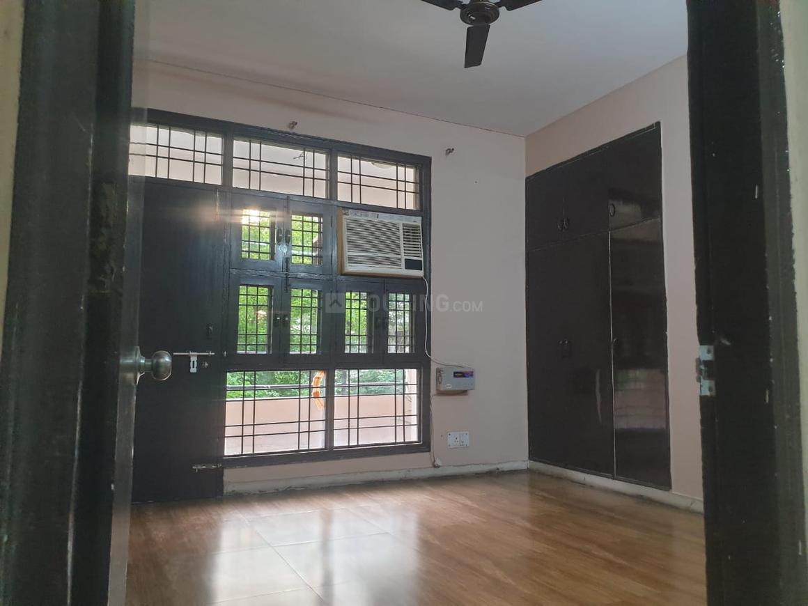 4 BHK for rent in Sector 55, Gurugram — semi-furnished — 2250 sq.ft — Swaraj Homes Vastu Apartment