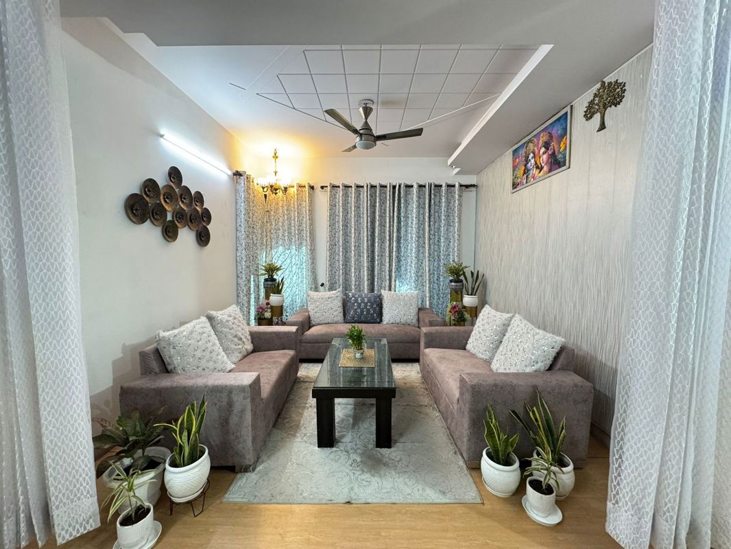 4 BHK for rent in Sector 55, Gurugram — semi-furnished — 3000 sq.ft — Vastu Flat