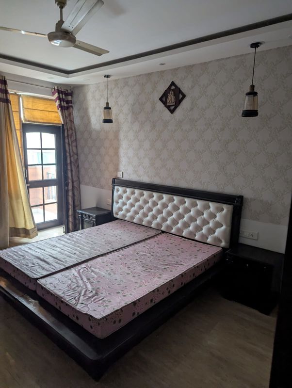 4 BHK for rent in Sector 56, Gurugram — furnished — 2400 sq.ft — Alaknanda Society