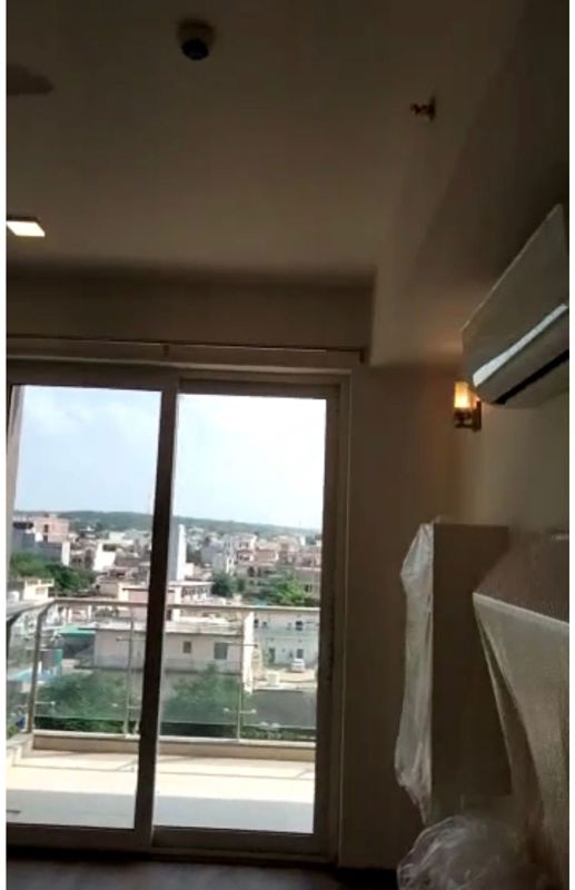 4 BHK for rent in Sector 59, Gurugram — semi-furnished — 3600 sq.ft — Mahindra Luminare