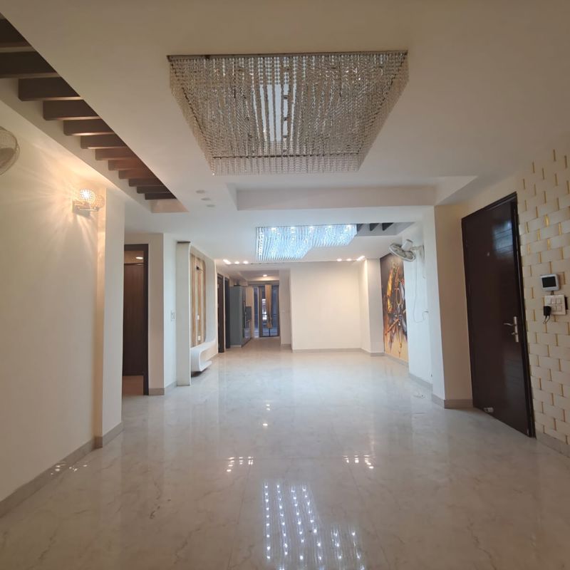 4 BHK for rent in Sector 67a, Gurugram — semi-furnished — 2200 sq.ft — Aradhya Homes