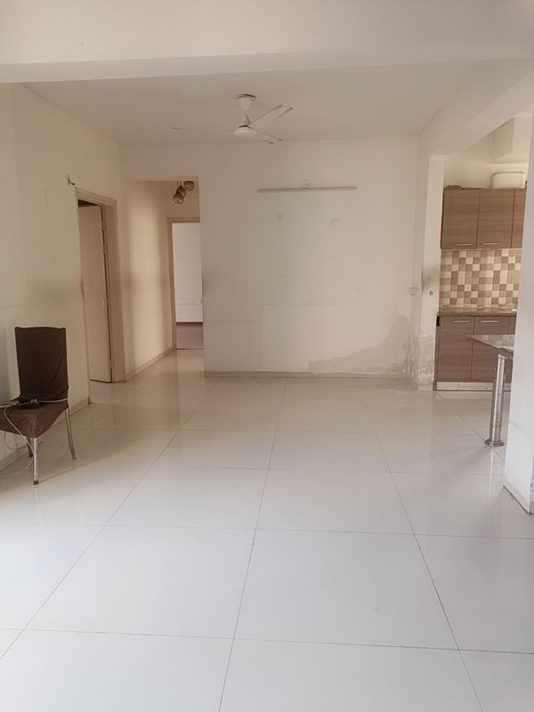4 BHK for rent in Sector 69, Gurugram — semi-furnished — 2010 sq.ft — Tulip Violet