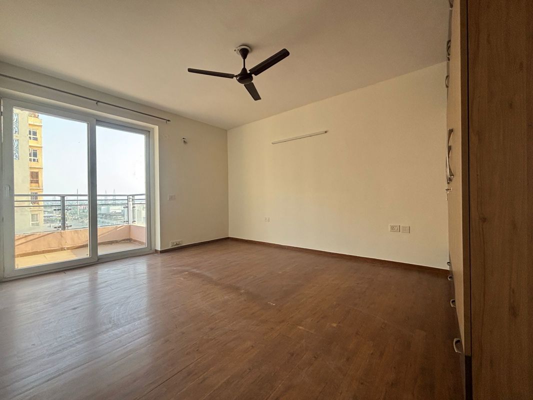 4 BHK for rent in Sector 69, Gurugram — semi-furnished — 2010 sq.ft — Tulip Violet