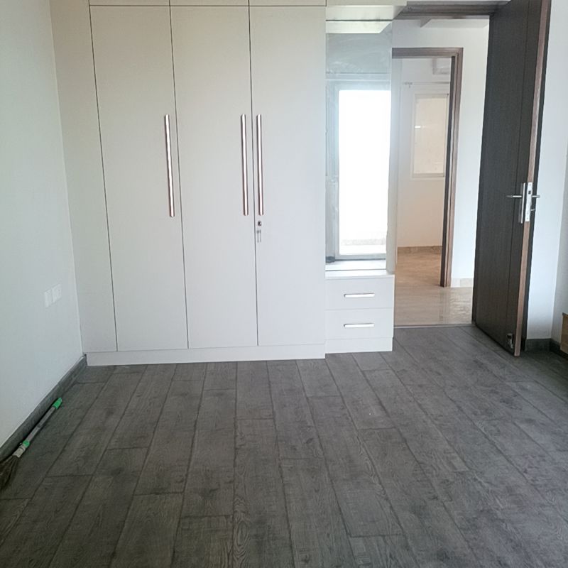 4 BHK for rent in Sector 69, Gurugram — semi-furnished — 2016 sq.ft — Tulip Violet