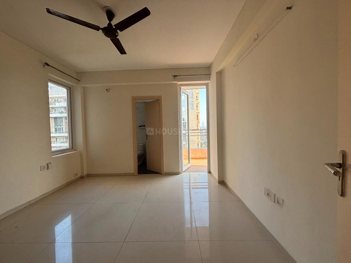 4 BHK for rent in Sector 69, Gurugram — semi-furnished — 2010 sq.ft — Tulip Violet