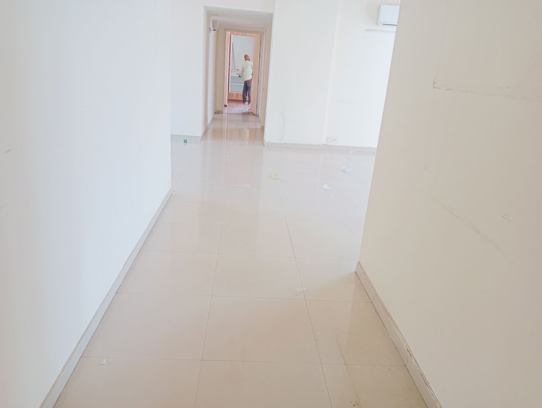 4 BHK for rent in Sector 70, Gurugram — semi-furnished — 2400 sq.ft — Tulip Ivory