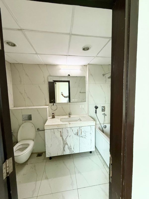 4 BHK for rent in Sector 72, Gurugram — semi-furnished — 3300 sq.ft — Tata Primanti-Executive Flat