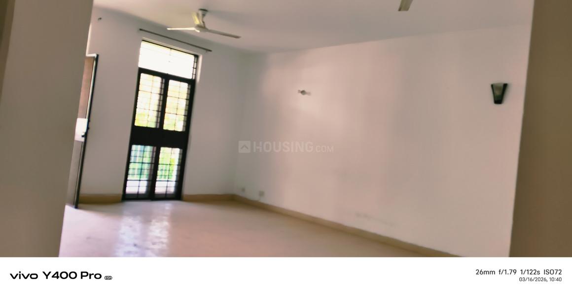 4 BHK for rent in Sector 82, Gurugram — semi-furnished — 2000 sq.ft — Vatika India Next