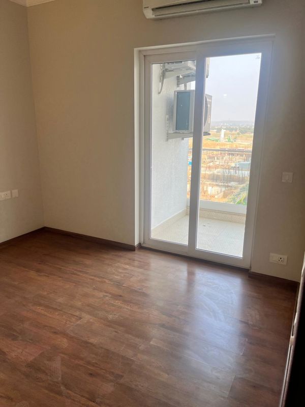 4 BHK for rent in South City 1, Gurugram — semi-furnished — 500 sq.ft