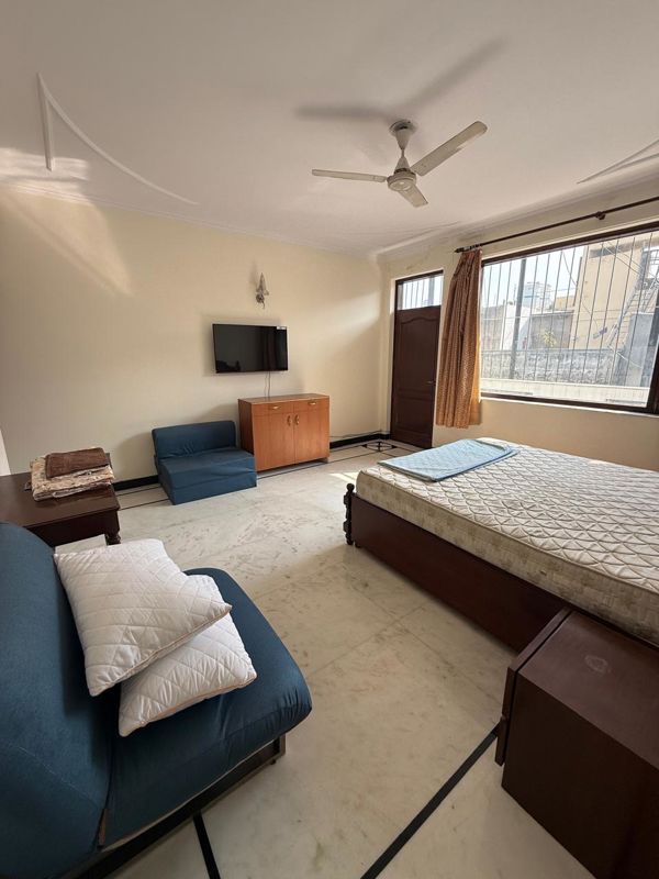 4 BHK for rent in South City 1, Gurugram — furnished — 500 sq.ft