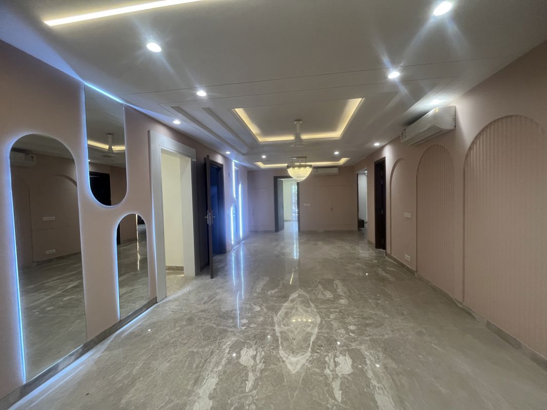 4 BHK for rent in South City 2, Gurugram — semi-furnished — 365 sq.ft — Unitech Arcadia