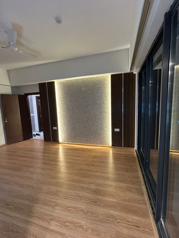4 BHK for rent in South City 2, Gurugram — semi-furnished — 4500 sq.ft — Auram Floor