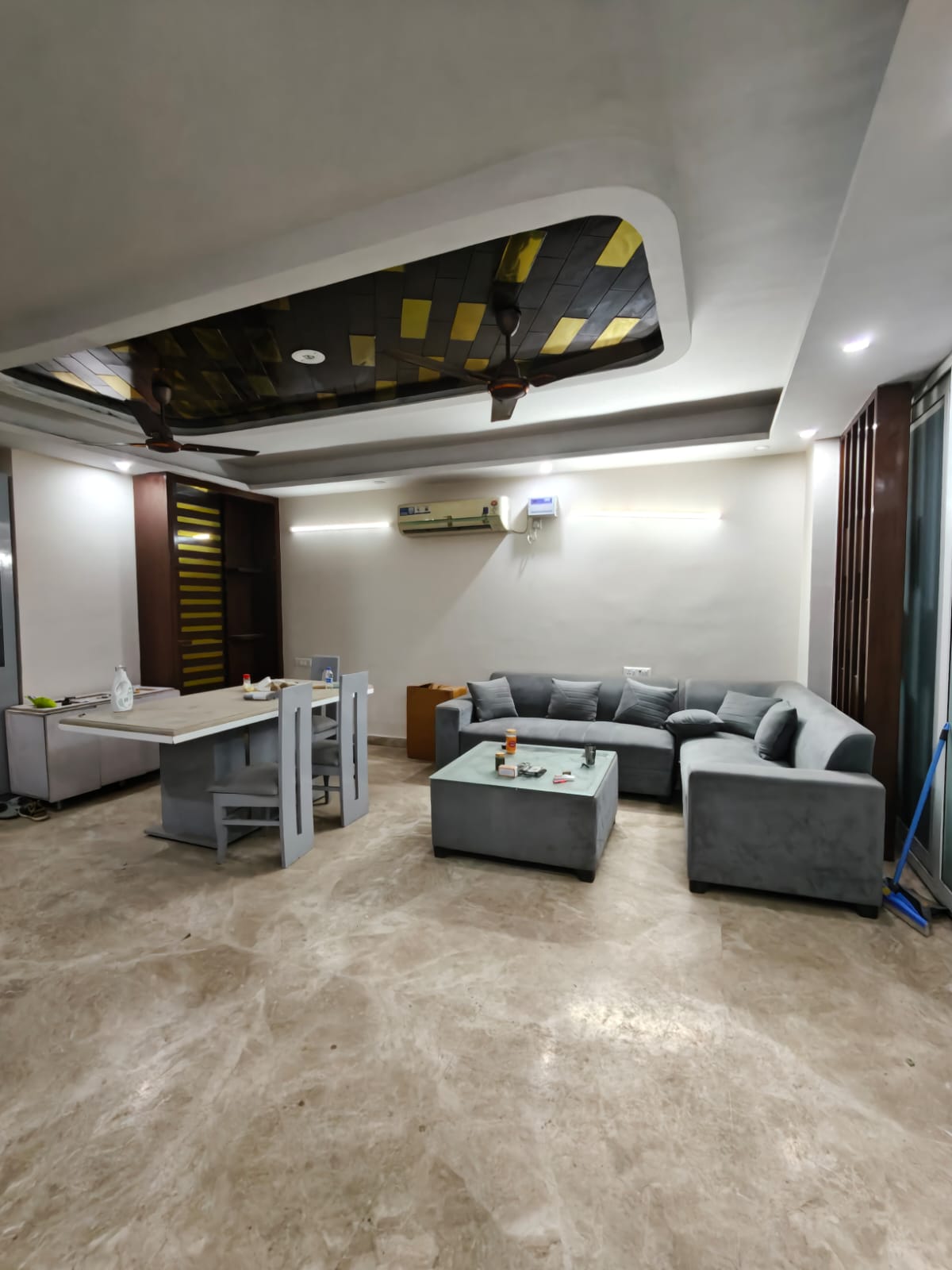 4 BHK for rent in Sushant Lok I, Gurugram — semi-furnished — 1935 sq.ft