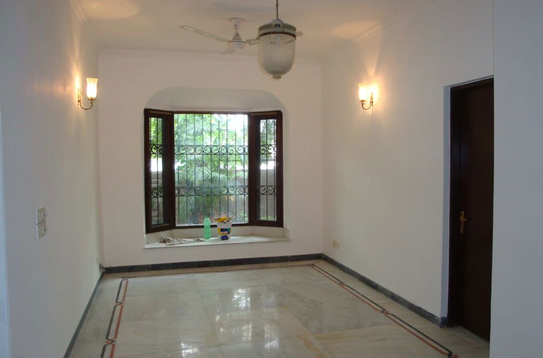 4 BHK for rent in Sushant Lok I, Gurugram — semi-furnished — 215 sq.ft