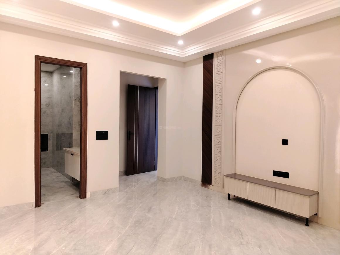 4 BHK for rent in Sushant Lok Phase 1, Gurugram — semi-furnished — 2700 sq.ft