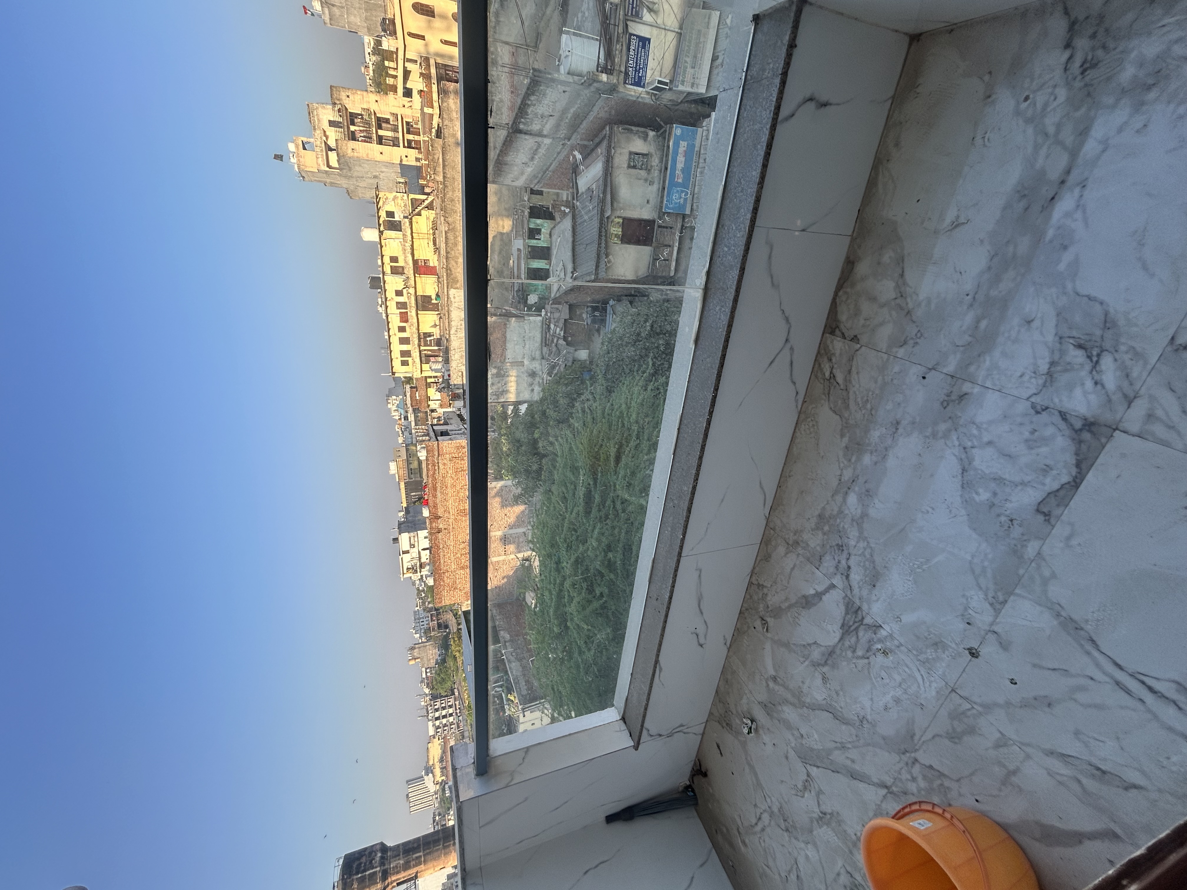 5 BHK for rent in Dlf City Phase 3, Gurugram — furnished — 820 sq.ft