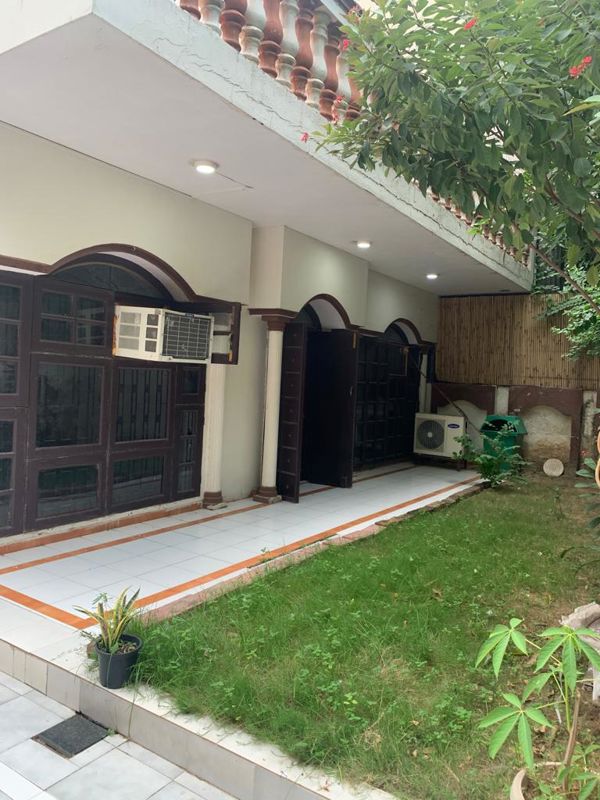 5 BHK for rent in Dlf Phase I, Gurugram — furnished — 500 sq.ft