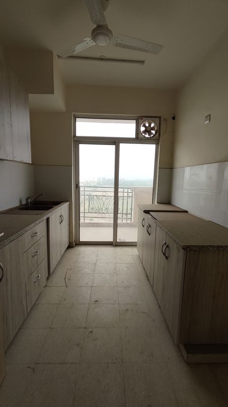 5 BHK for rent in Manesar Sector 1a, Gurugram — semi-furnished — 1940 sq.ft — DLF Express Greens