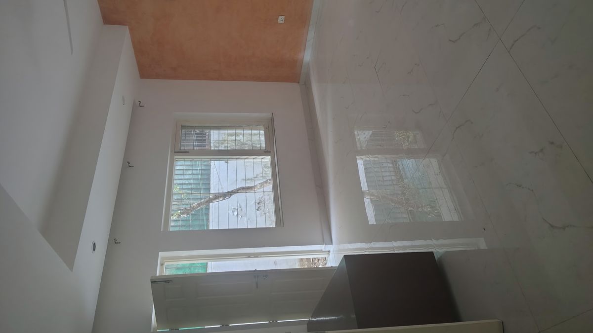 5 BHK for rent in Nirvana Country, Gurugram — semi-furnished — 240 sq.ft — Unitech Deerwood Chase