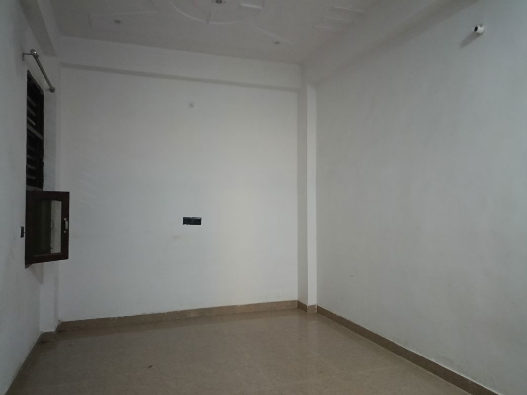 5 BHK for rent in Rajendra Park, Gurugram — semi-furnished — 450 sq.ft
