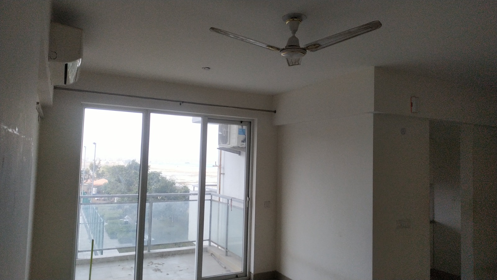 5 BHK for rent in Sector 102, Gurugram — semi-furnished — 2000 sq.ft — Emaar Imperial Gardens