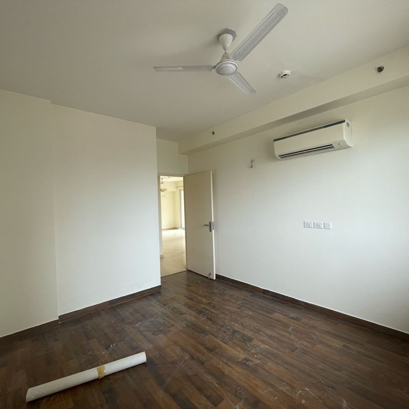 5 BHK for rent in Sector 102, Gurugram — semi-furnished — 2149 sq.ft — Conscient Heritage Max II