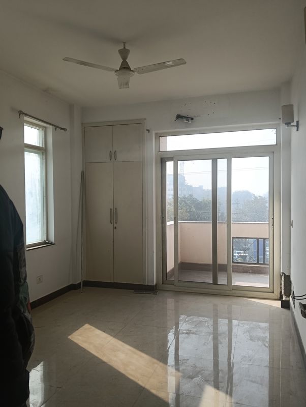 5 BHK for rent in Sector 13, Gurugram — semi-furnished — 1800 sq.ft — Vasant Flat