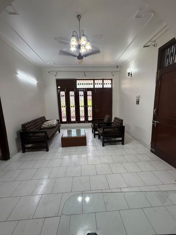 5 BHK for rent in Sector 15, Gurugram — furnished — 1800 sq.ft