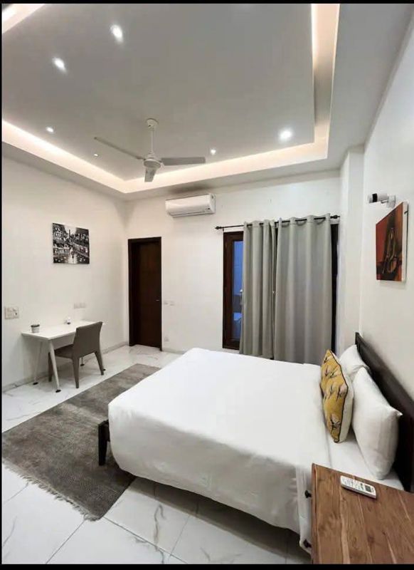 5 BHK for rent in Sector 24, Gurugram — furnished — 885 sq.ft — Dlf Cyber City