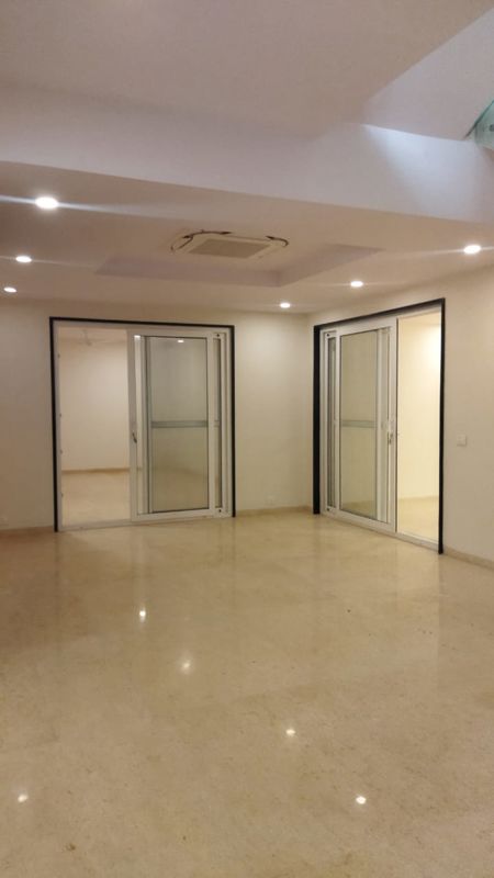 5 BHK for rent in Sector 33, Gurugram — semi-furnished — 400 sq.ft