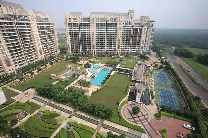 5 BHK for rent in Sector 42, Gurugram — semi-furnished — 5500 sq.ft — DLF Magnolias