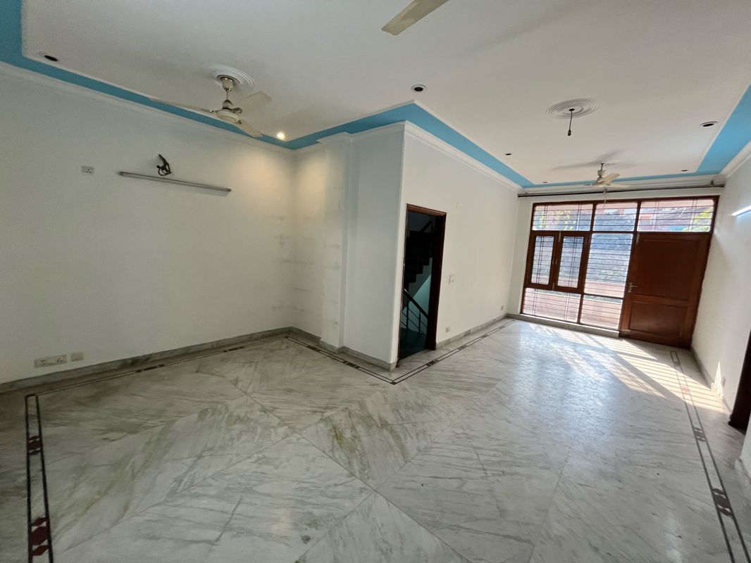 5 BHK for rent in Sector 43, Gurugram — semi-furnished — 1645 sq.ft — Ansal Sushant Lok I