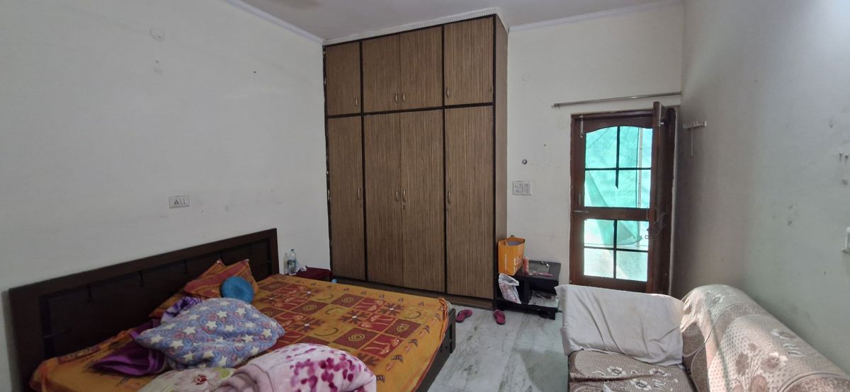 5 BHK for rent in Sector 46, Gurugram — semi-furnished — 900 sq.ft