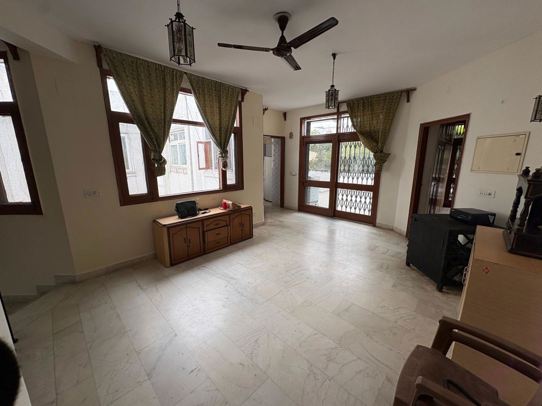 5 BHK for rent in Sector 47, Gurugram — furnished — 1950 sq.ft — Kohli One Malibu Town