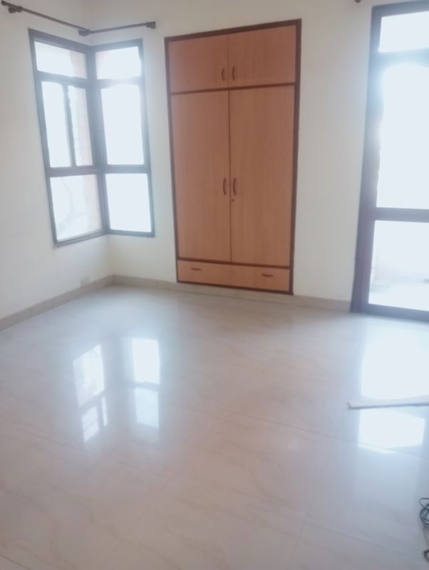 5 BHK for rent in Sector 48, Gurugram — semi-furnished — 1665 sq.ft — Vipul Greens