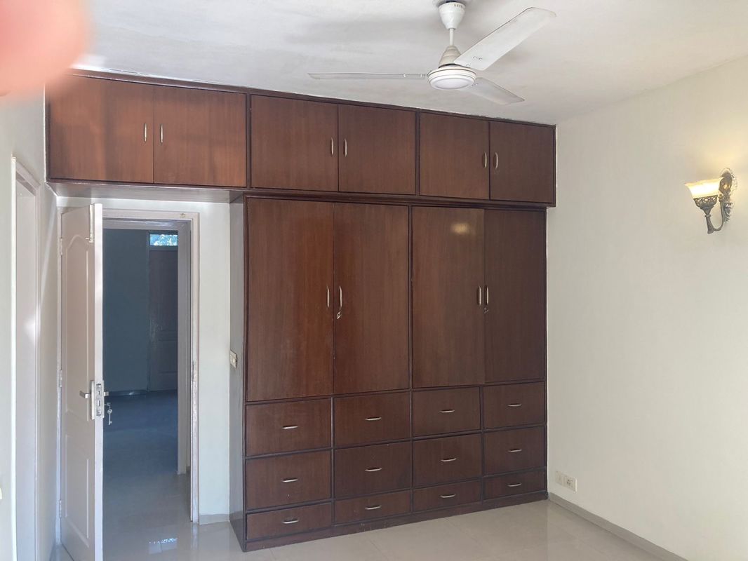 5 BHK for rent in Sector 49, Gurugram — semi-furnished — 1850 sq.ft — Bestech Park View City 2