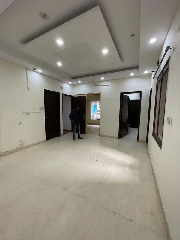 5 BHK for rent in Sector 50, Gurugram — semi-furnished — 2200 sq.ft — Nirvana Courtyard