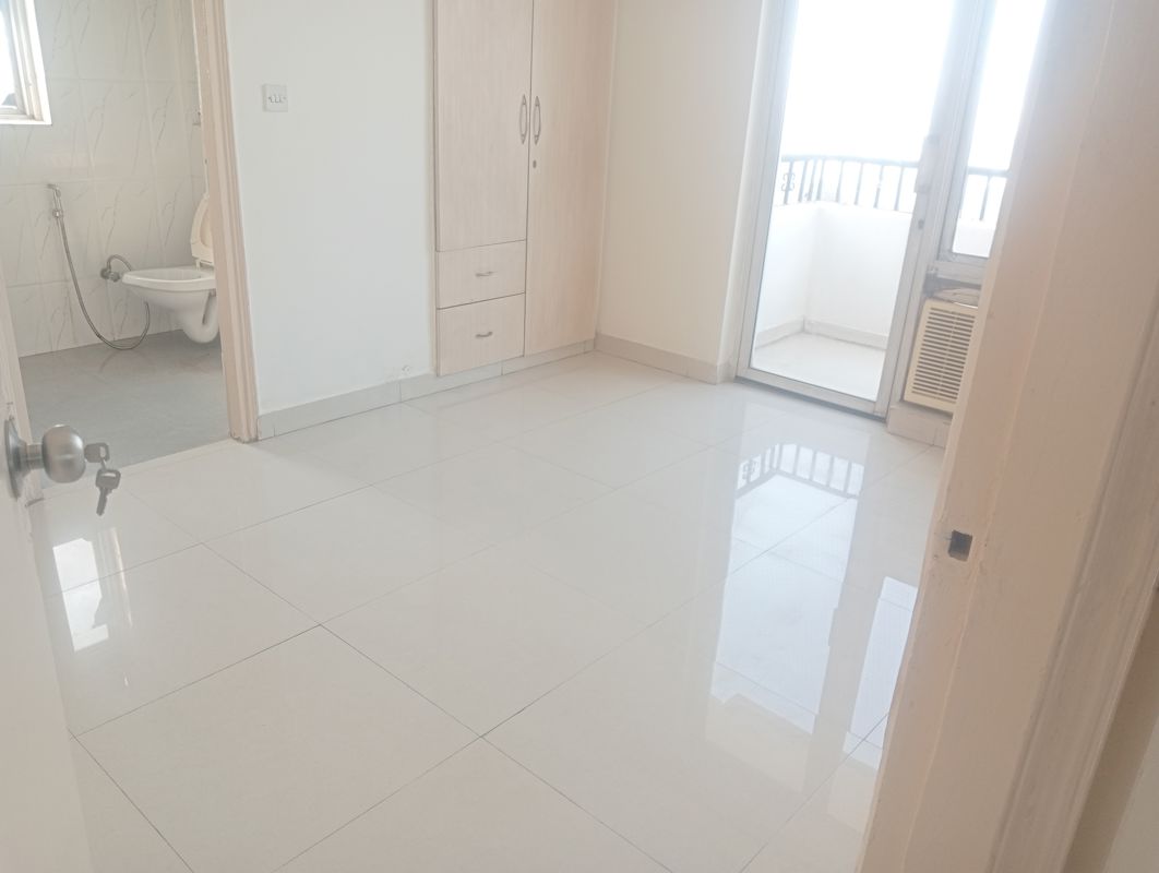 5 BHK for rent in Sector 50, Gurugram — semi-furnished — 1376 sq.ft — Eros Wembley Estate