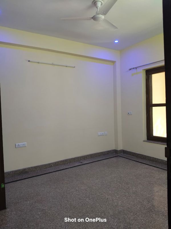 5 BHK for rent in Sector 51, Gurugram — semi-furnished — 1350 sq.ft — Orchid Island