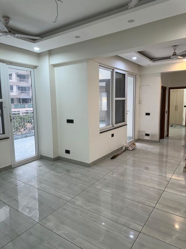 5 BHK for rent in Sector 52, Gurugram — semi-furnished — 2000 sq.ft — Ram Shanti Flat