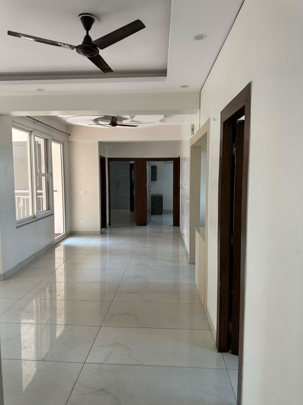 5 BHK for rent in Sector 52, Gurugram — semi-furnished — 1850 sq.ft — Ram Shanti Flat