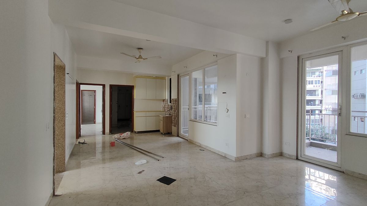 5 BHK for rent in Sector 52, Gurugram — semi-furnished — 2200 sq.ft