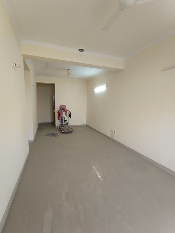 5 BHK for rent in Sector 52, Gurugram — semi-furnished — 2000 sq.ft — Shakti the Sky Lark  Flat