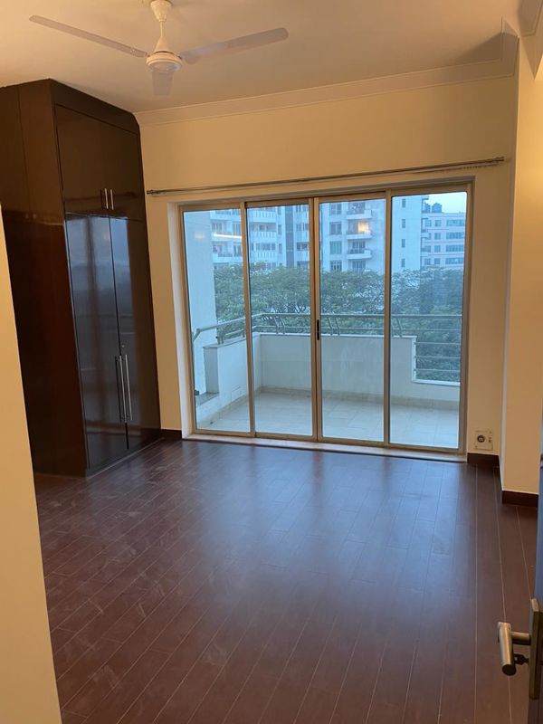 5 BHK for rent in Sector 53, Gurugram — semi-furnished — 2900 sq.ft — Parsvnath Exotica