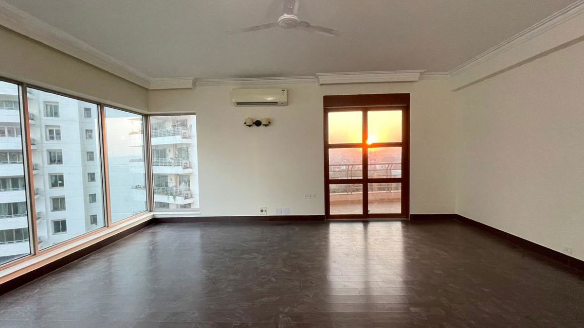 5 BHK for rent in Sector 53, Gurugram — semi-furnished — 4800 sq.ft — Parsvnath Exotica